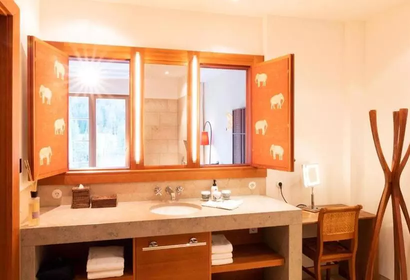 Отель Schloss Elmau Luxury Spa Retreat & Cultural Hideaway