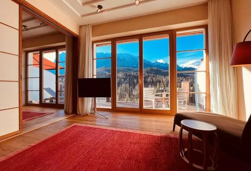 Отель Schloss Elmau Luxury Spa Retreat & Cultural Hideaway