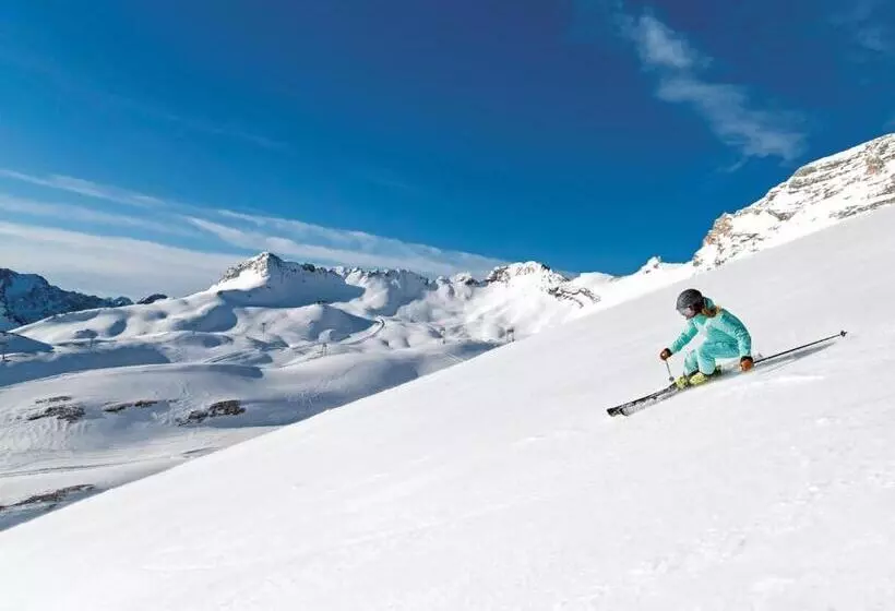 Отель Schloss Elmau Luxury Spa Retreat & Cultural Hideaway