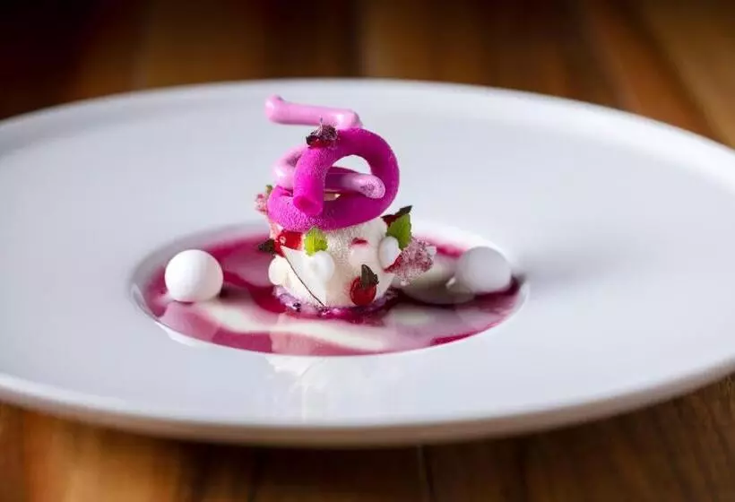 Отель Schloss Elmau Luxury Spa Retreat & Cultural Hideaway