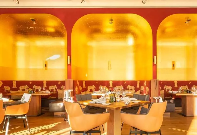 Отель Schloss Elmau Luxury Spa Retreat & Cultural Hideaway