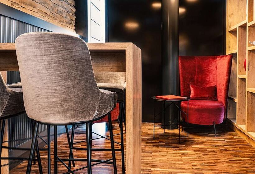 Schlosshotel Hellenstein