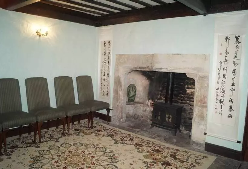 Отель The Old Priory