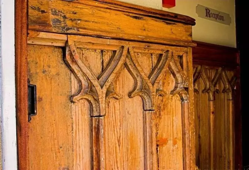 Отель The Old Priory