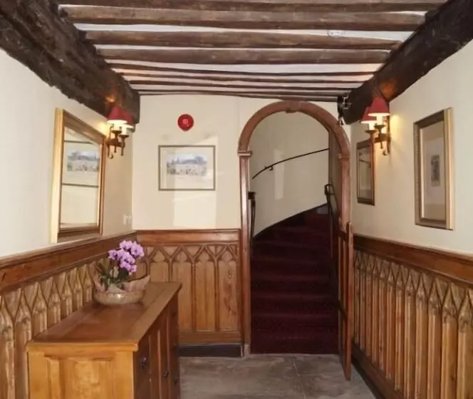 Отель The Old Priory