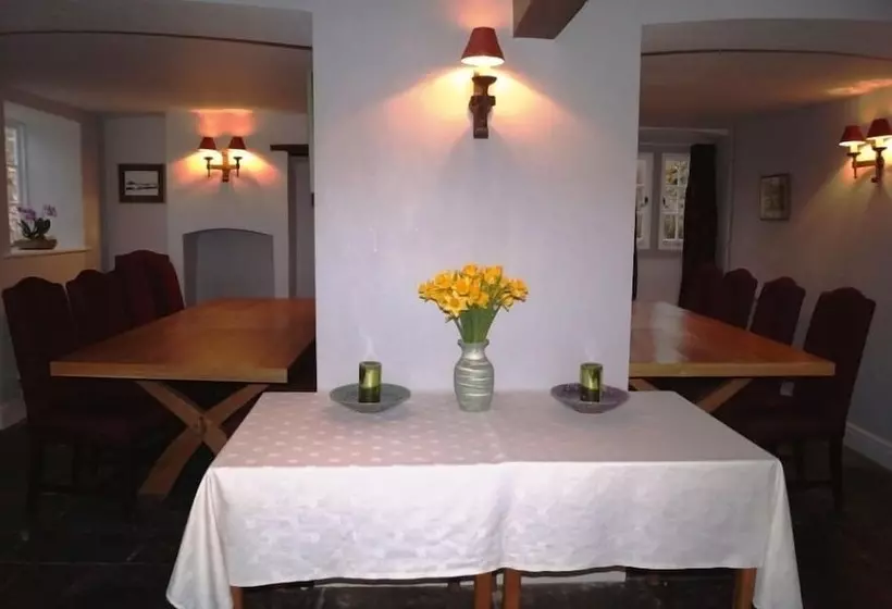 Отель The Old Priory