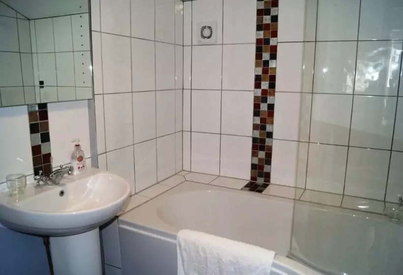 Отель The Old Priory