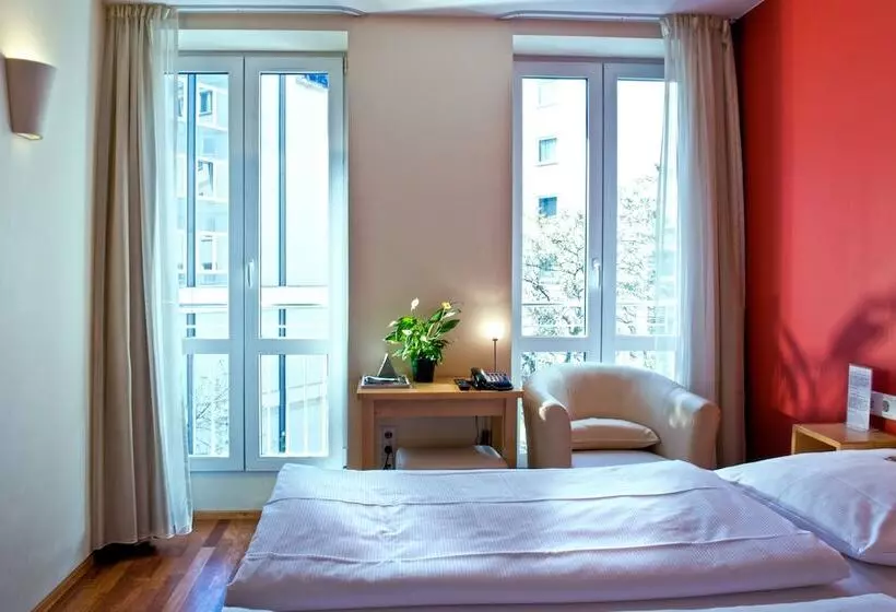 Town Hotel Wiesbaden Kleines Privathotel In Bestlage