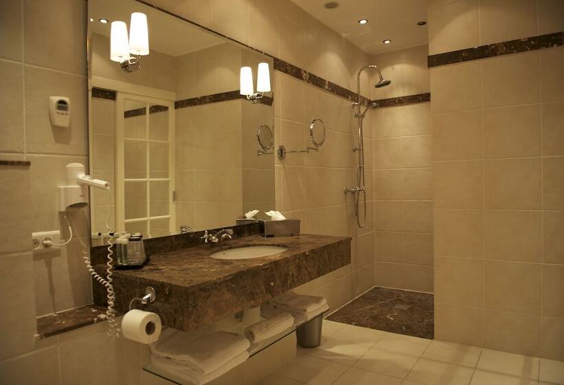 Отель Villa Léopoldine