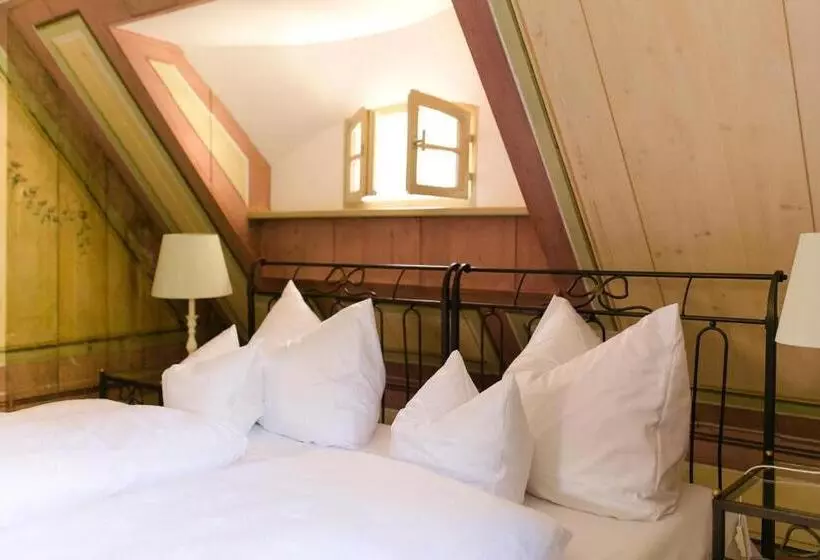 هتل Villa Sorgenfrei & Restaurant Atelier Sanssouci