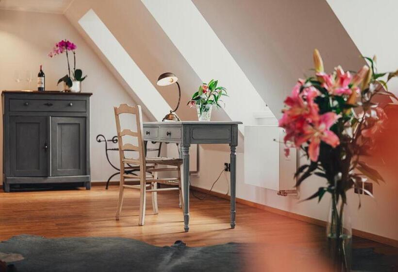 فندق Villa Sorgenfrei & Restaurant Atelier Sanssouci