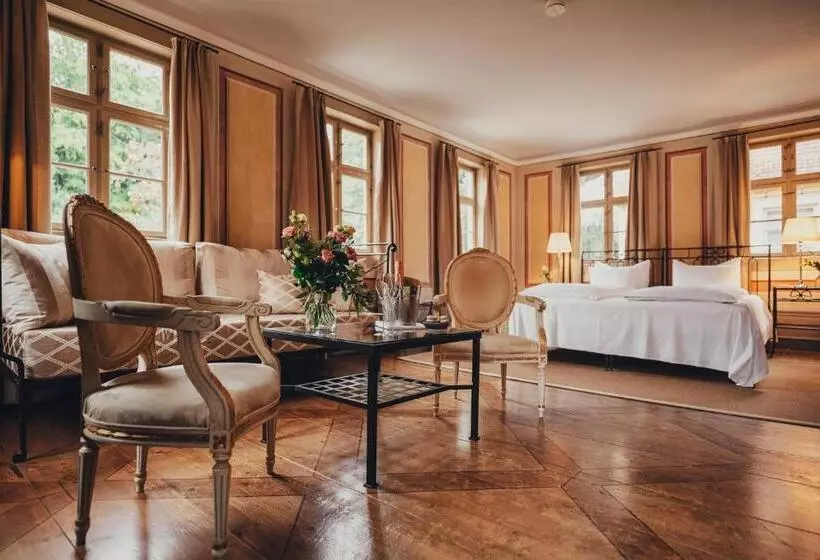 هتل Villa Sorgenfrei & Restaurant Atelier Sanssouci