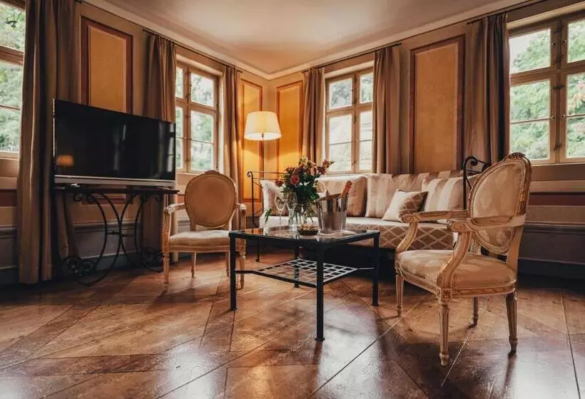 هتل Villa Sorgenfrei & Restaurant Atelier Sanssouci