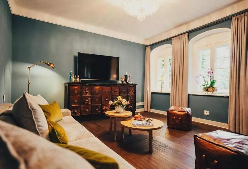 هتل Villa Sorgenfrei & Restaurant Atelier Sanssouci