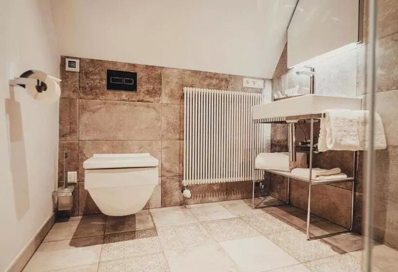 هتل Villa Sorgenfrei & Restaurant Atelier Sanssouci