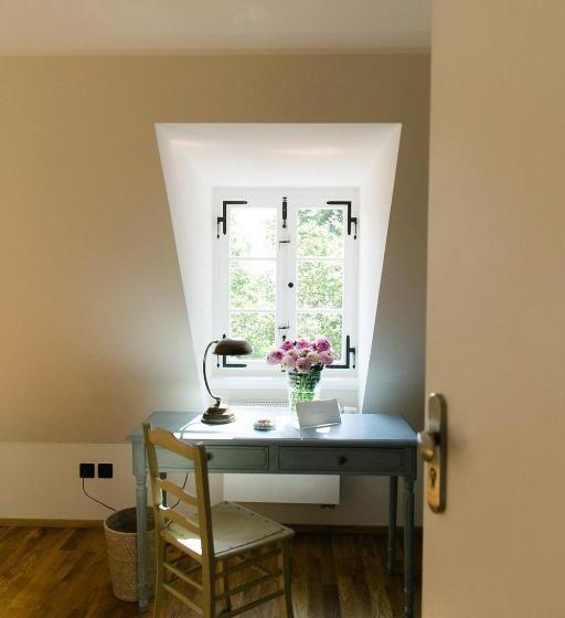 فندق Villa Sorgenfrei & Restaurant Atelier Sanssouci