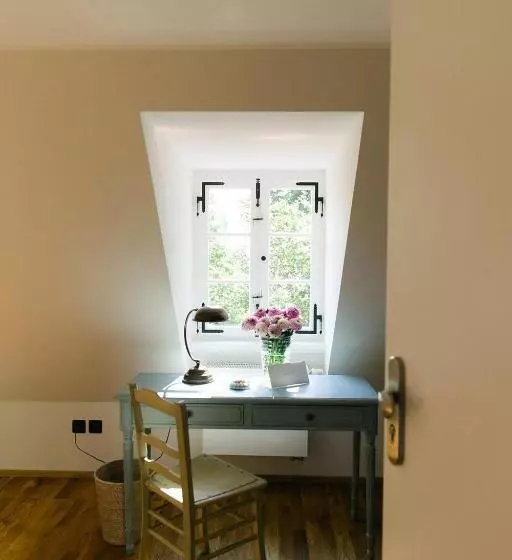 هتل Villa Sorgenfrei & Restaurant Atelier Sanssouci