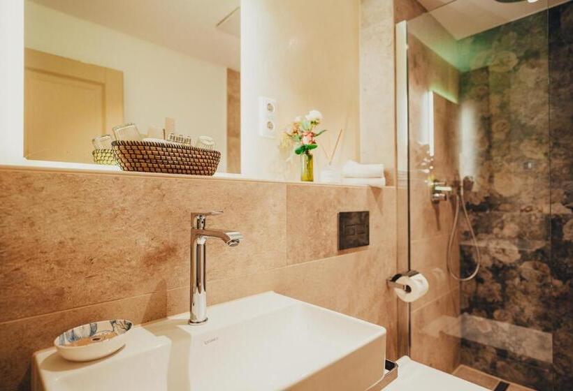 فندق Villa Sorgenfrei & Restaurant Atelier Sanssouci