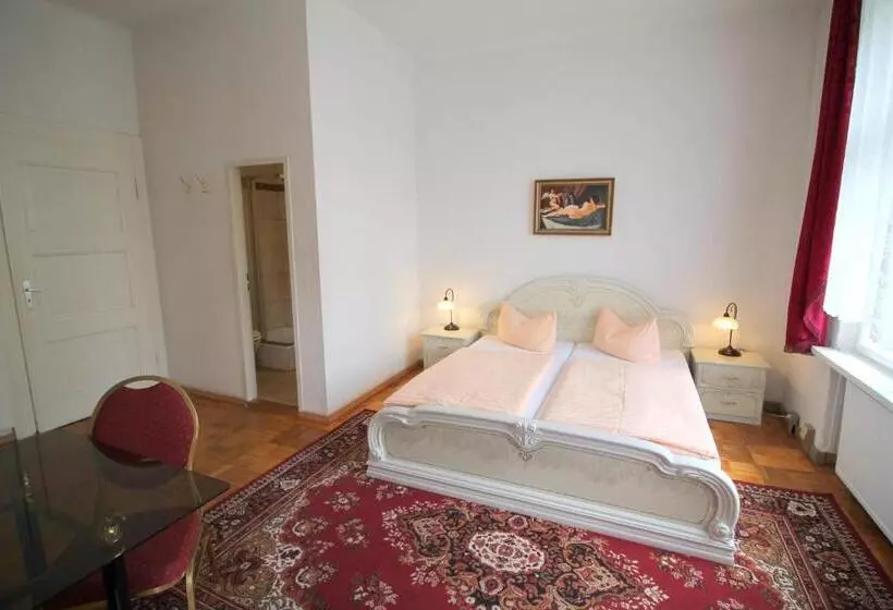 Отель Zu Den Linden