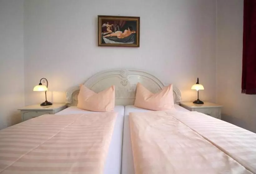 Отель Zu Den Linden