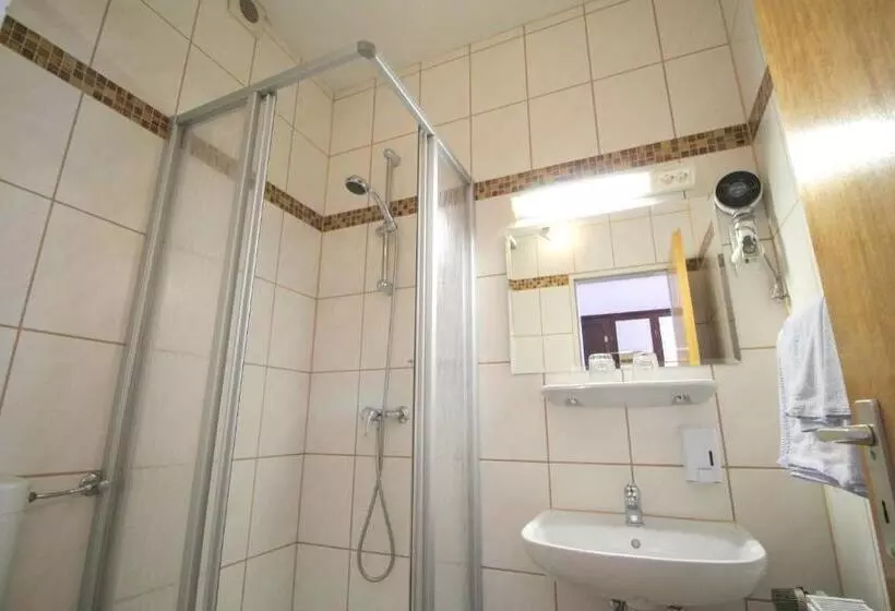 Отель Zu Den Linden