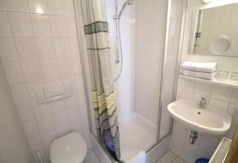 Отель Zu Den Linden