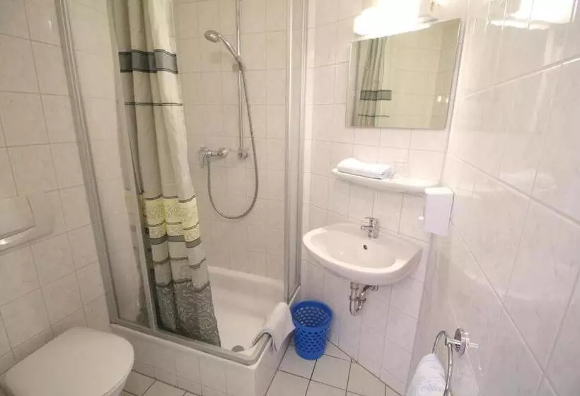 Отель Zu Den Linden