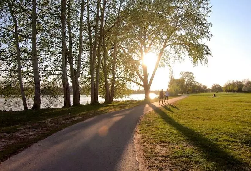 هتل Zum Kuhhirten