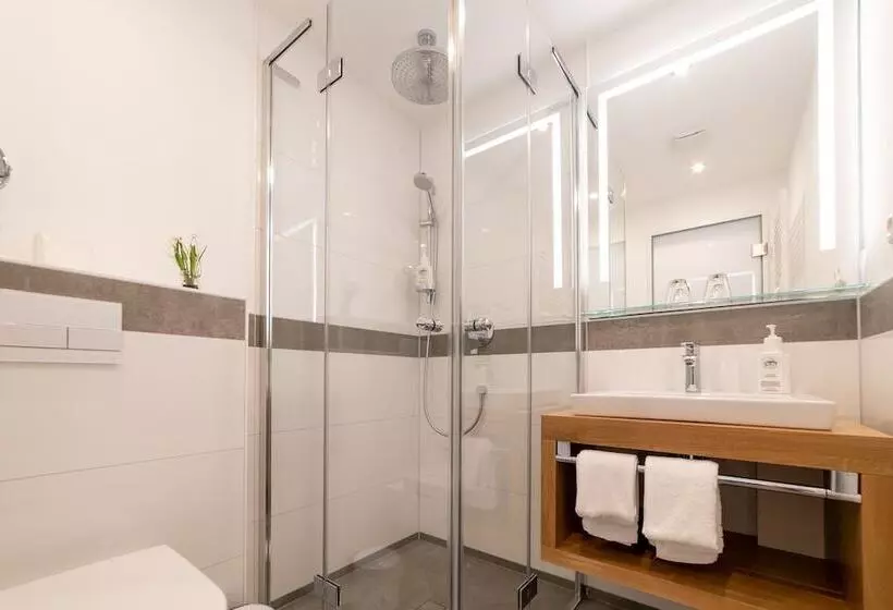 هتل Zum Kuhhirten