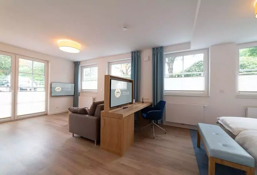 هتل Zum Kuhhirten