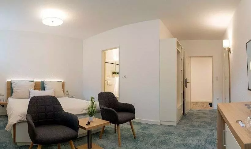 هتل Zum Kuhhirten