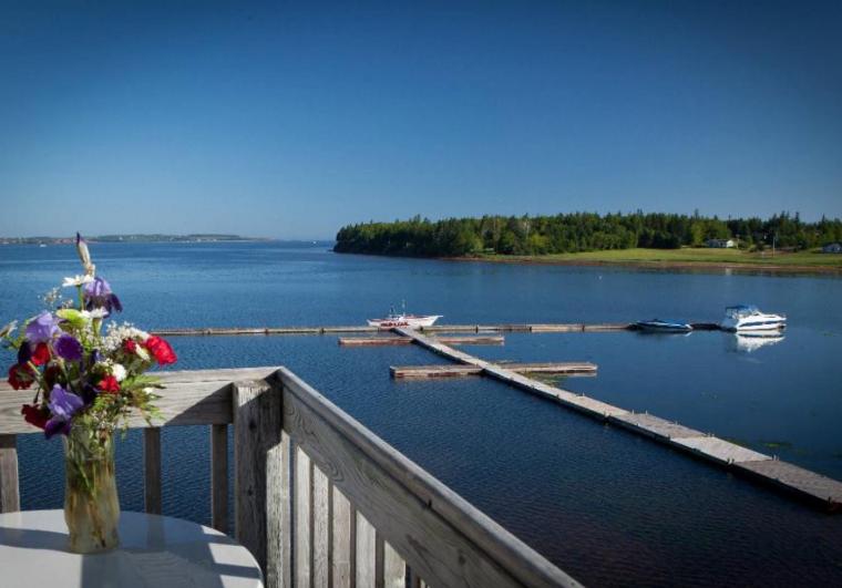 Bed and Breakfast Inn At The Pier