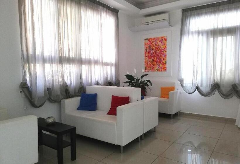 בית מלון כפרי Astor