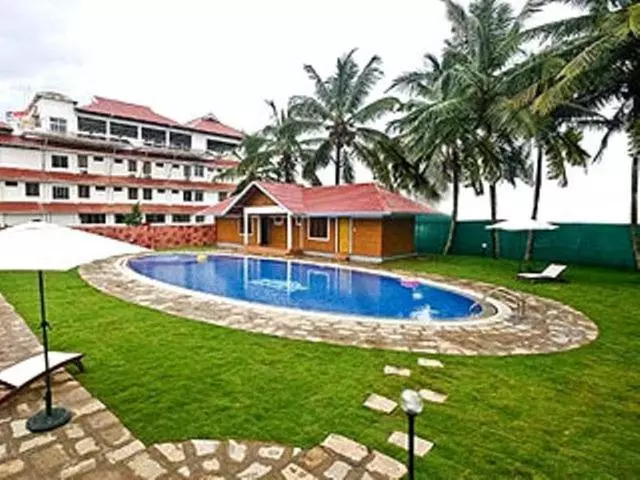 Hotelli Issacs Regency