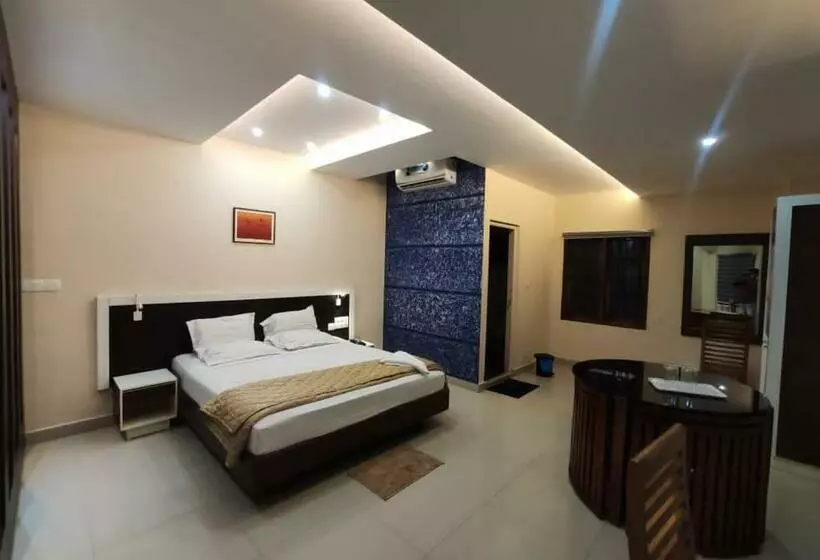 Hotelli Issacs Regency