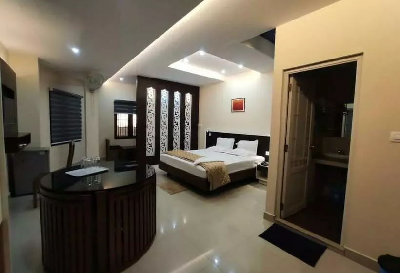 Hotelli Issacs Regency