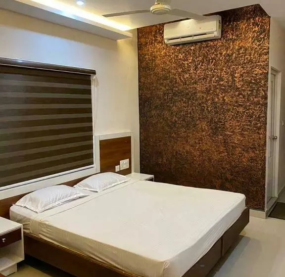 Hotelli Issacs Regency