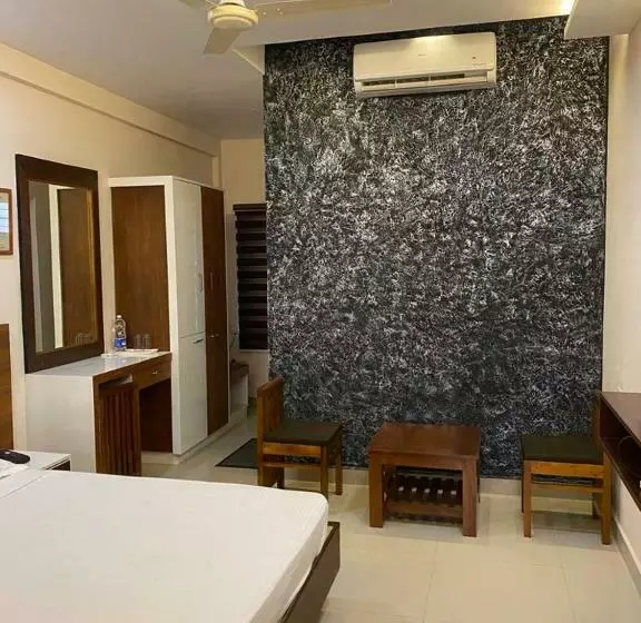 Hotelli Issacs Regency