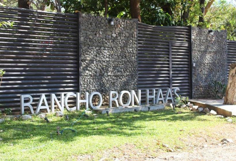 בית מלון כפרי Rancho Haas