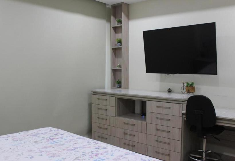 בית מלון כפרי Rancho Haas