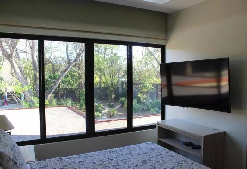 هتل Rancho Haas