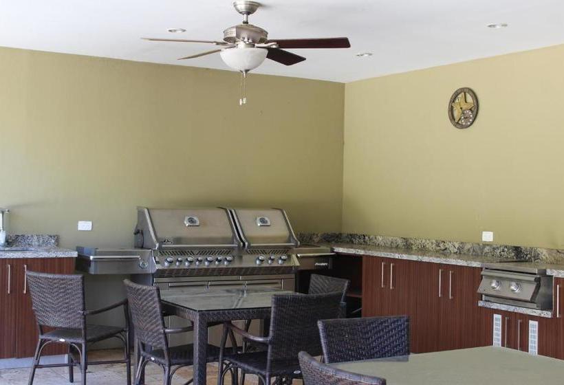 בית מלון כפרי Rancho Haas