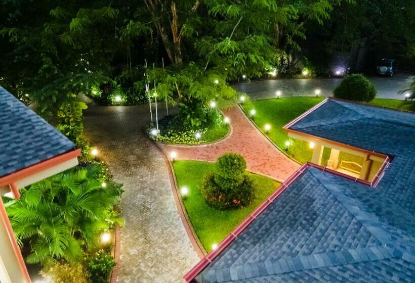 בית מלון כפרי Rancho Haas