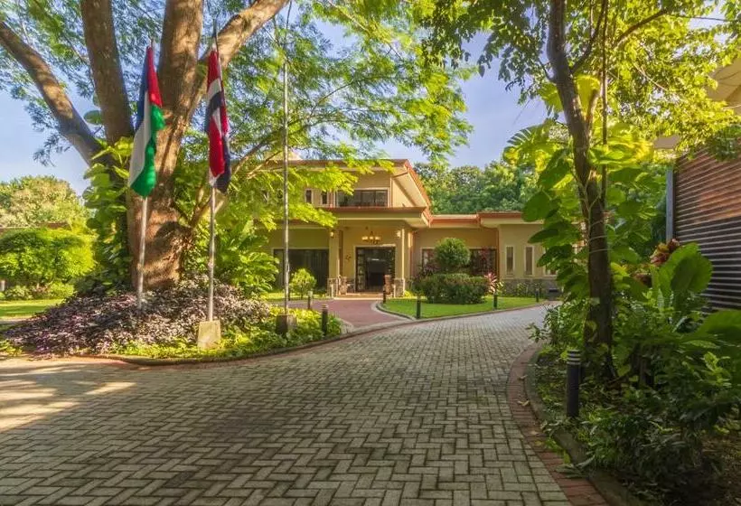 هتل Rancho Haas