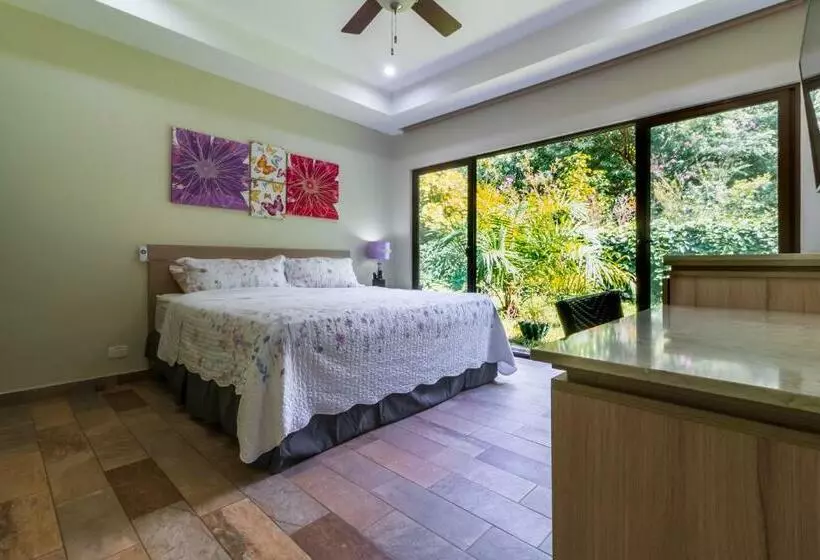 هتل Rancho Haas