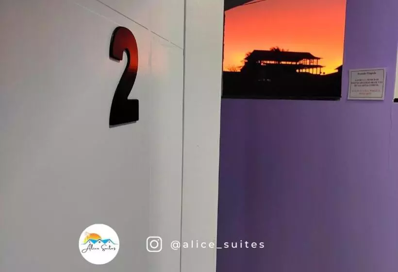 پانسیون Alice Suites