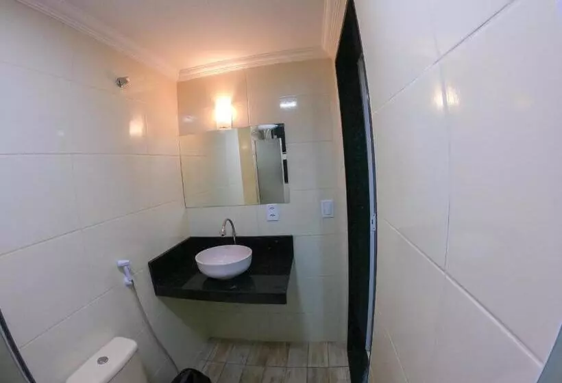پانسیون Alice Suites