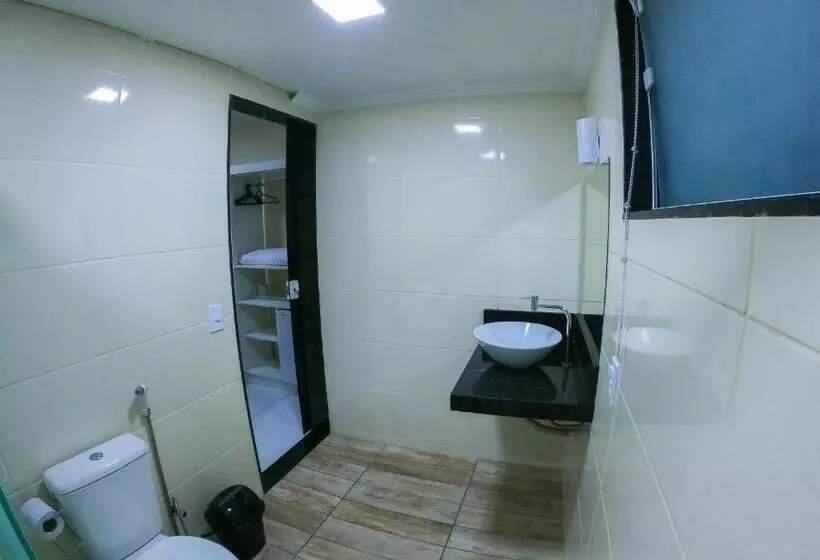پانسیون Alice Suites