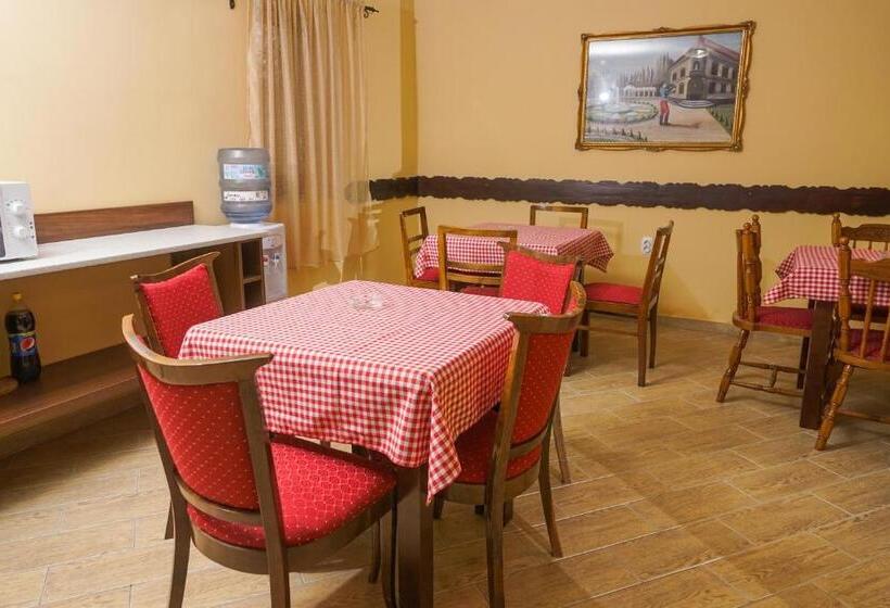 پانسیون Amfora