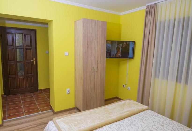 پانسیون Amfora